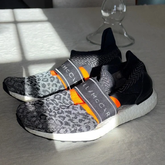 Stella McCartney ultra boost sneaker - Picture 1 of 5